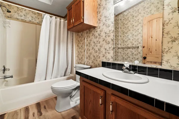 $569,999 | 820 County Road 454, Taylor, TX 76574