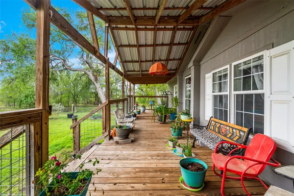 $569,999 | 820 County Road 454, Taylor, TX 76574