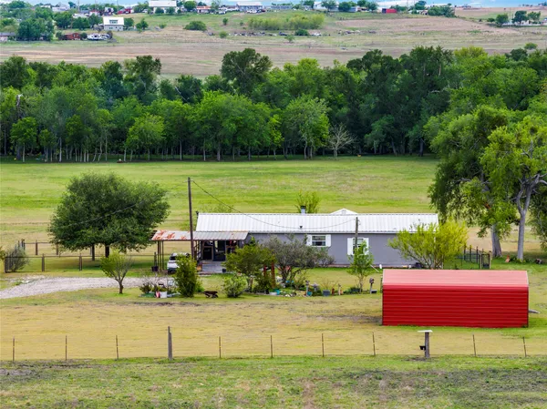 $569,999 | 820 County Road 454, Taylor, TX 76574