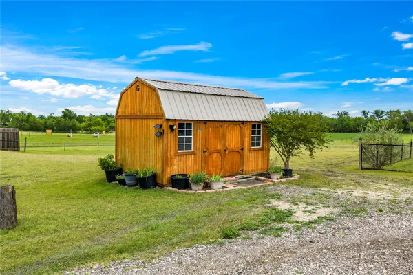 $569,999 | 820 County Road 454, Taylor, TX 76574
