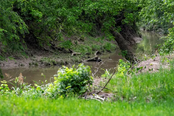 $569,999 | 820 County Road 454, Taylor, TX 76574