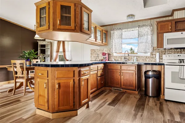 $569,999 | 820 County Road 454, Taylor, TX 76574