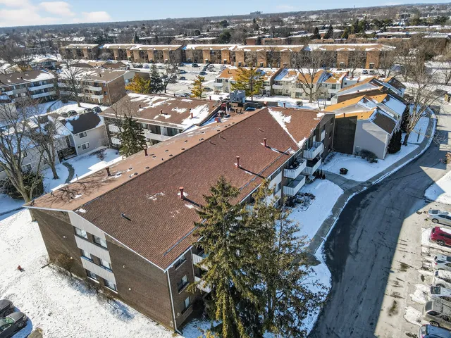 $235,000 | 3000 Bayside Drive, Unit 202, Palatine, IL 60074