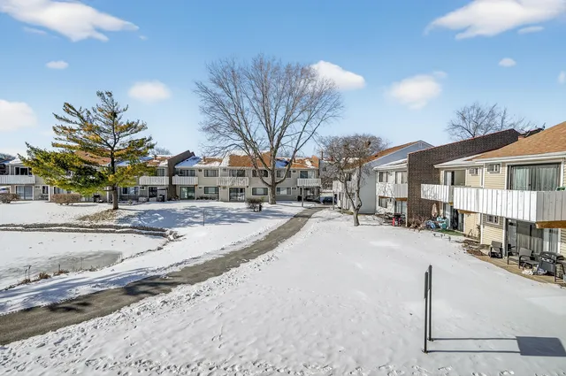 $235,000 | 3000 Bayside Drive, Unit 202, Palatine, IL 60074