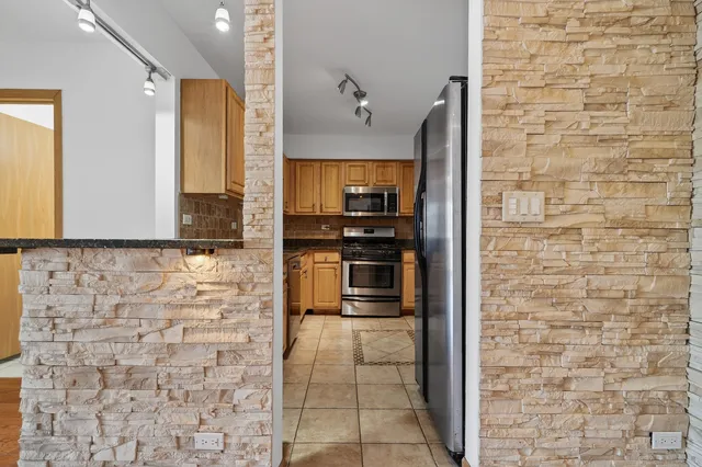 $235,000 | 3000 Bayside Drive, Unit 202, Palatine, IL 60074