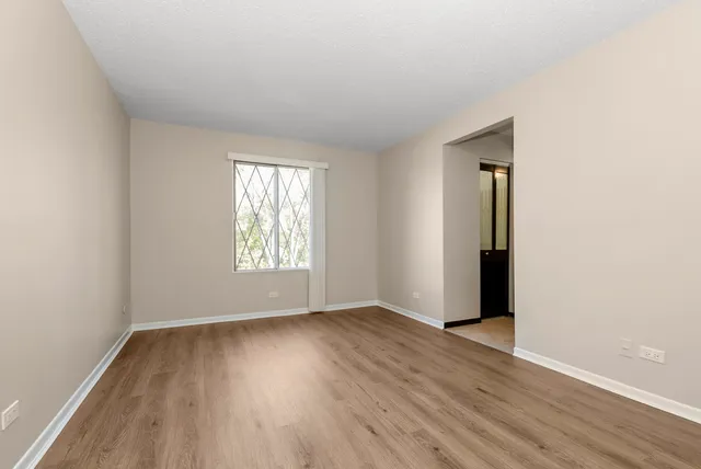 $1,850 | 13616 Lamon Avenue, Unit 411, Crestwood, IL 60418