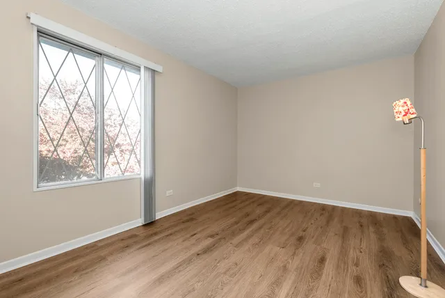 $1,850 | 13616 Lamon Avenue, Unit 411, Crestwood, IL 60418