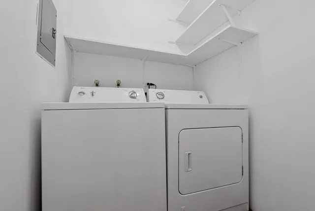 $1,850 | 13616 Lamon Avenue, Unit 411, Crestwood, IL 60418