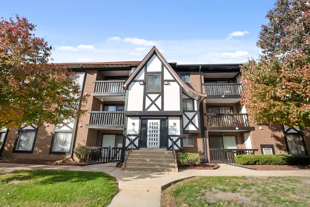$1,850 | 13616 Lamon Avenue, Unit 411, Crestwood, IL 60418