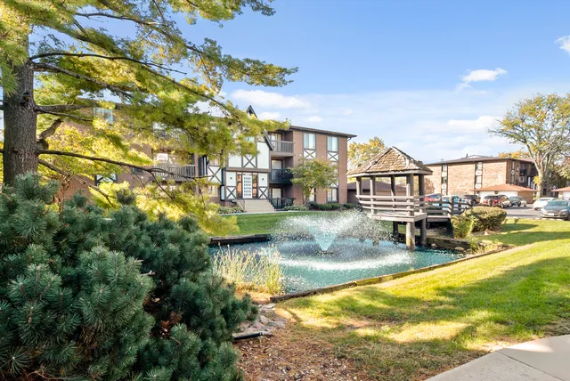 $1,850 | 13616 Lamon Avenue, Unit 411, Crestwood, IL 60418