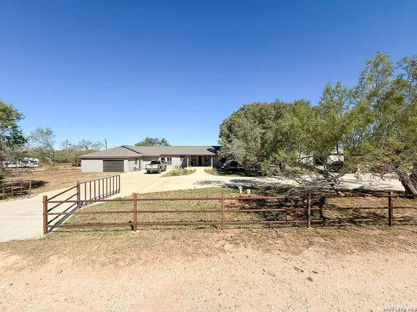 $499,900 | 200 Pr 6631 Devine Tx 78016, Devine, TX 78016