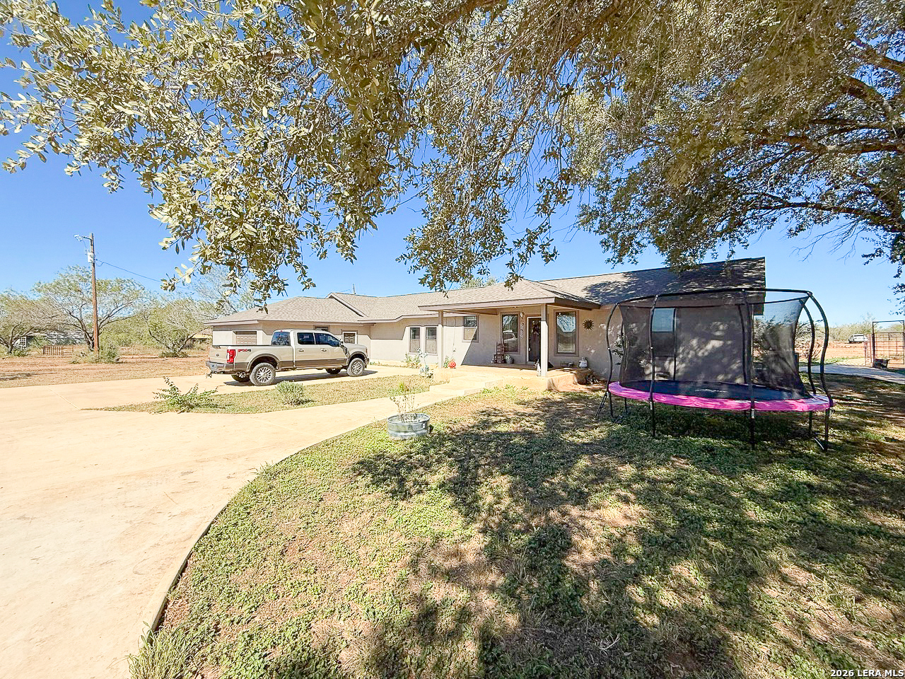 200 Pr 6631 Devine, TX 78016 - Photo 3 of 39