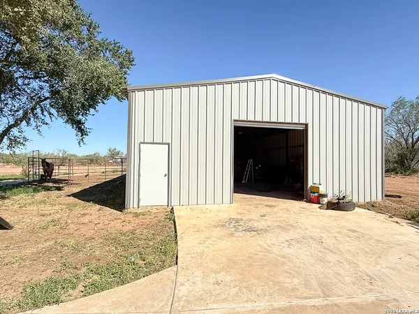 $499,900 | 200 Pr 6631 Devine Tx 78016, Devine, TX 78016