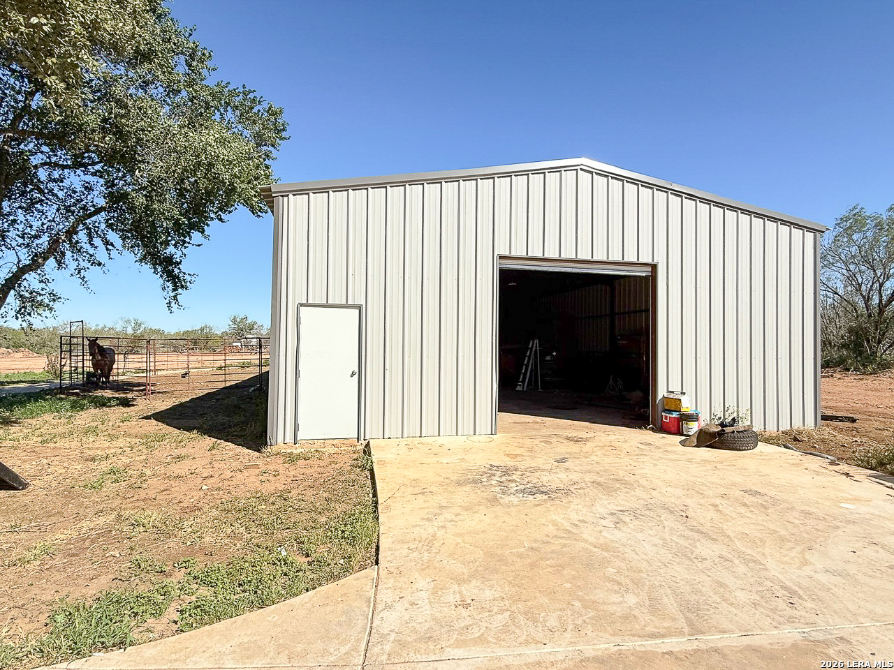 200 Pr 6631 Devine, TX 78016 - Photo 31 of 39