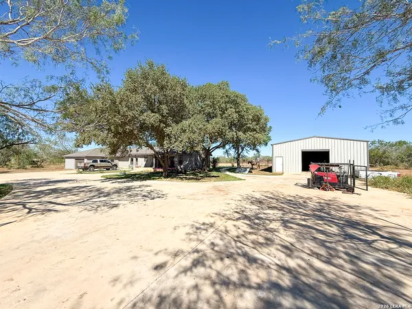 $499,900 | 200 Pr 6631 Devine Tx 78016, Devine, TX 78016