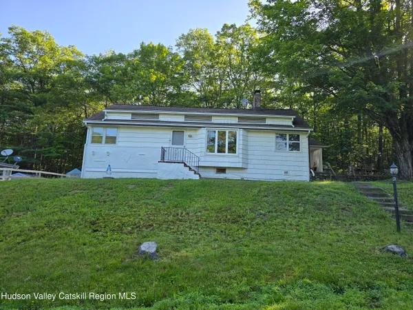 $329,000 | 3 Lakeview Terrace, Kerhonkson, NY 12446