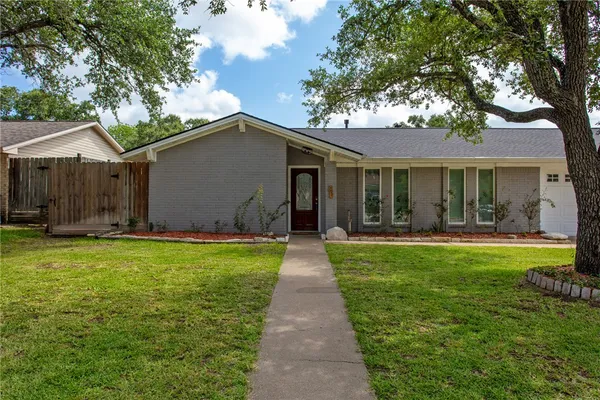 $379,900 | 1817 Laura Lane, College Station, TX 77840