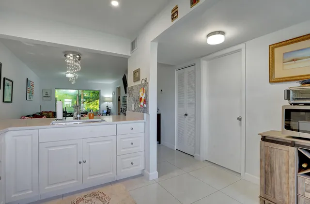 $120,000 | 130 Lake Meryl Drive, Unit 226, West Palm Beach, FL 33411