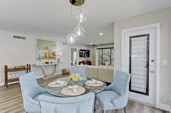$3,500 | 206 Brackenwood Terrace, Unit 206, Palm Beach Gardens, FL 33418