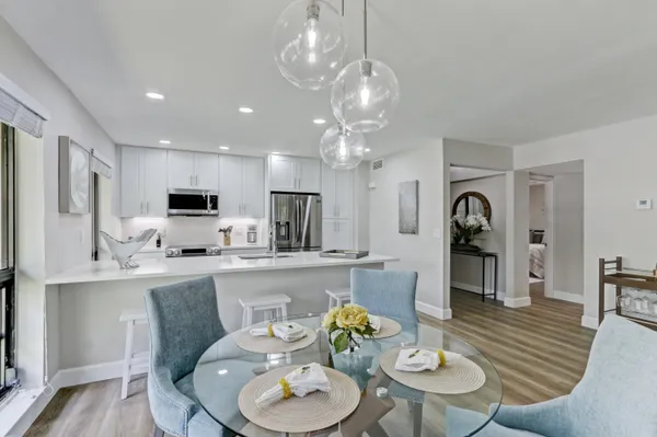 $3,500 | 206 Brackenwood Terrace, Unit 206, Palm Beach Gardens, FL 33418