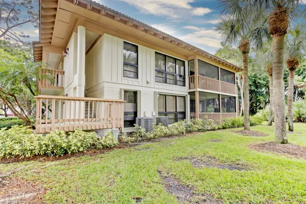 $3,500 | 206 Brackenwood Terrace, Unit 206, Palm Beach Gardens, FL 33418