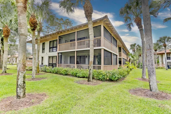 $3,500 | 206 Brackenwood Terrace, Unit 206, Palm Beach Gardens, FL 33418
