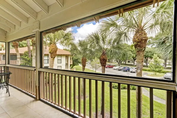 $3,500 | 206 Brackenwood Terrace, Unit 206, Palm Beach Gardens, FL 33418