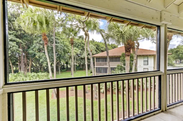 $3,500 | 206 Brackenwood Terrace, Unit 206, Palm Beach Gardens, FL 33418