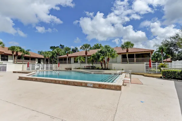 $3,500 | 206 Brackenwood Terrace, Unit 206, Palm Beach Gardens, FL 33418