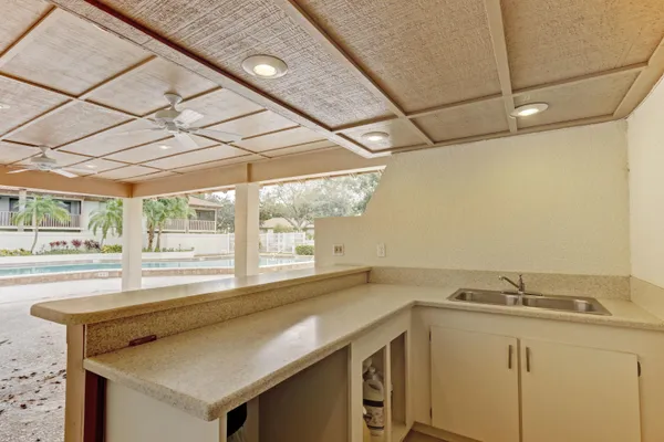 $3,500 | 206 Brackenwood Terrace, Unit 206, Palm Beach Gardens, FL 33418