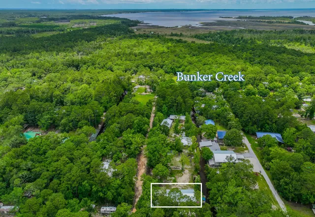 $489,000 | 52 Lazy Bone St Point, Vernon, FL 32462