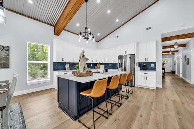 $489,000 | 52 Lazy Bone St Point, Vernon, FL 32462