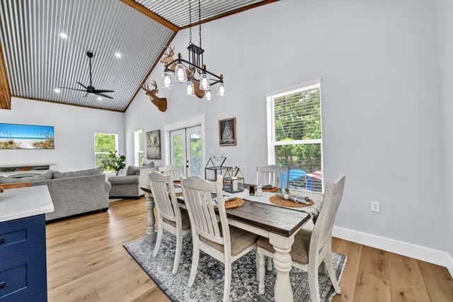 $489,000 | 52 Lazy Bone St Point, Vernon, FL 32462