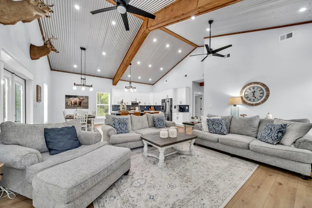 $489,000 | 52 Lazy Bone St Point, Vernon, FL 32462