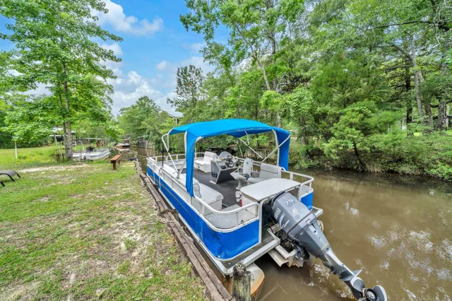 $489,000 | 52 Lazy Bone St Point, Vernon, FL 32462