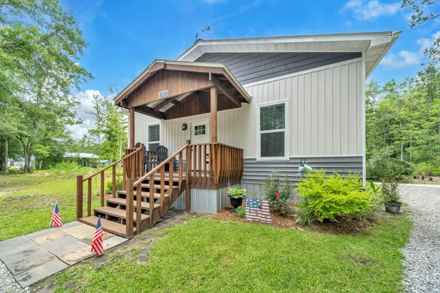 $489,000 | 52 Lazy Bone St Point, Vernon, FL 32462