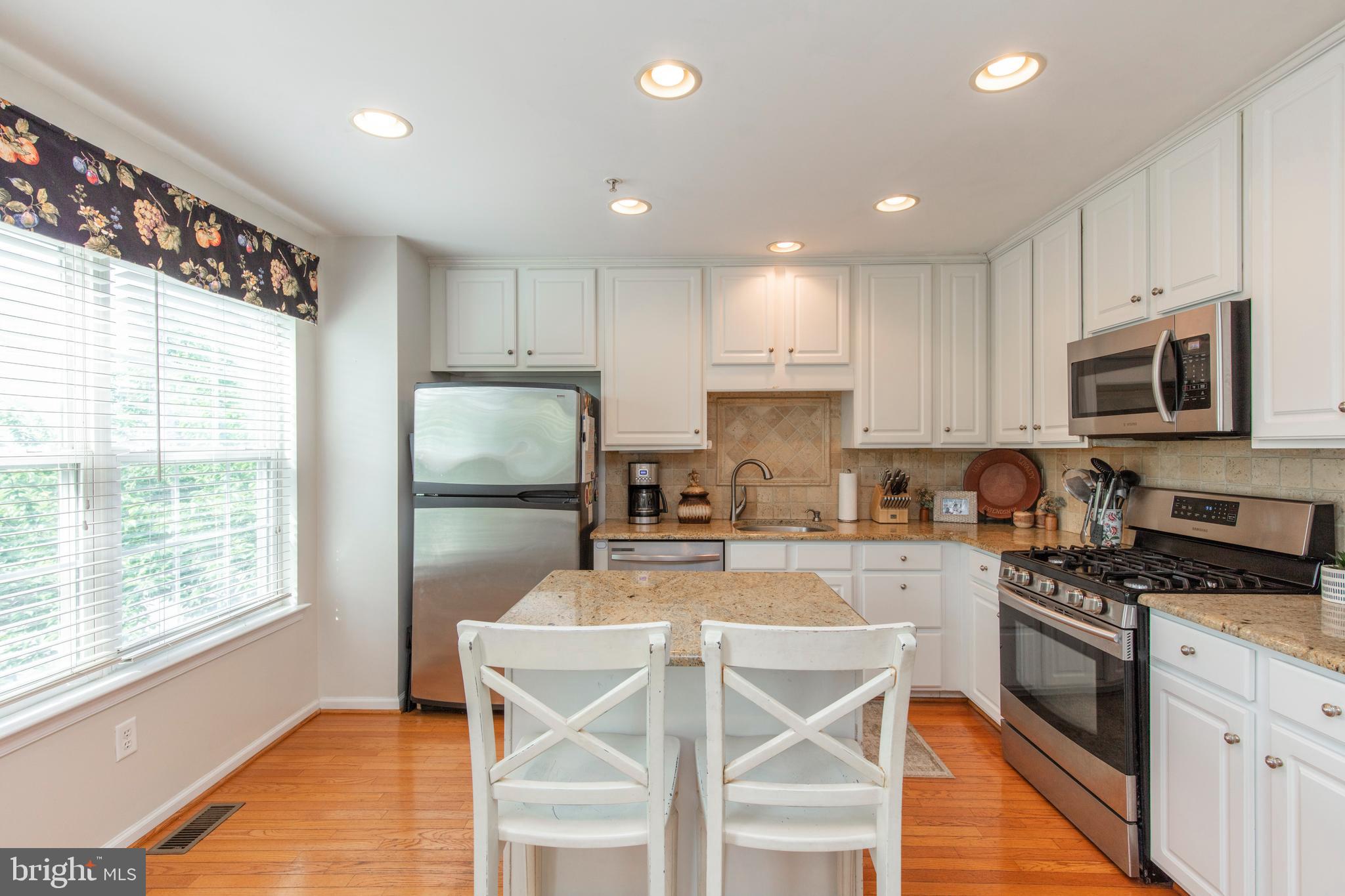 423 Fort Hill Circle Fort Washington, PA 19034 - Photo 4 of 40