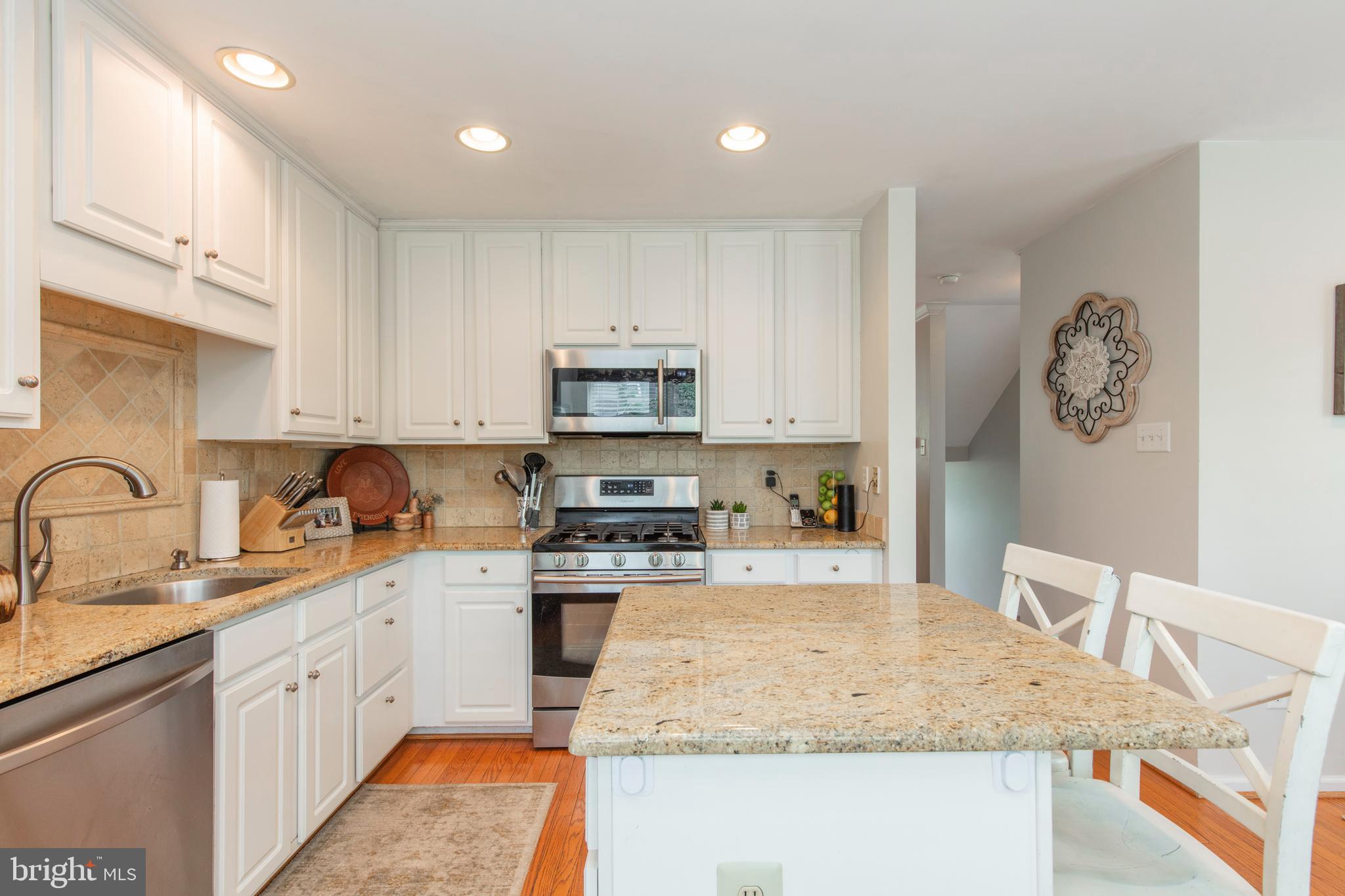 423 Fort Hill Circle Fort Washington, PA 19034 - Photo 5 of 40