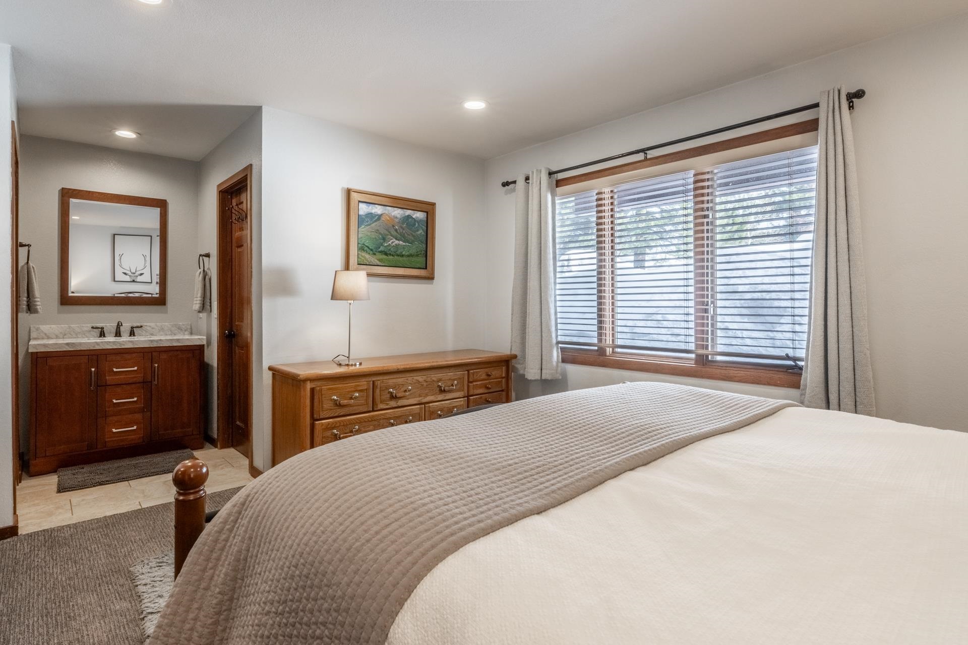 3392 Chateau Road, Unit 2 Mammoth Lakes, CA 93546 - Photo 22 of 43