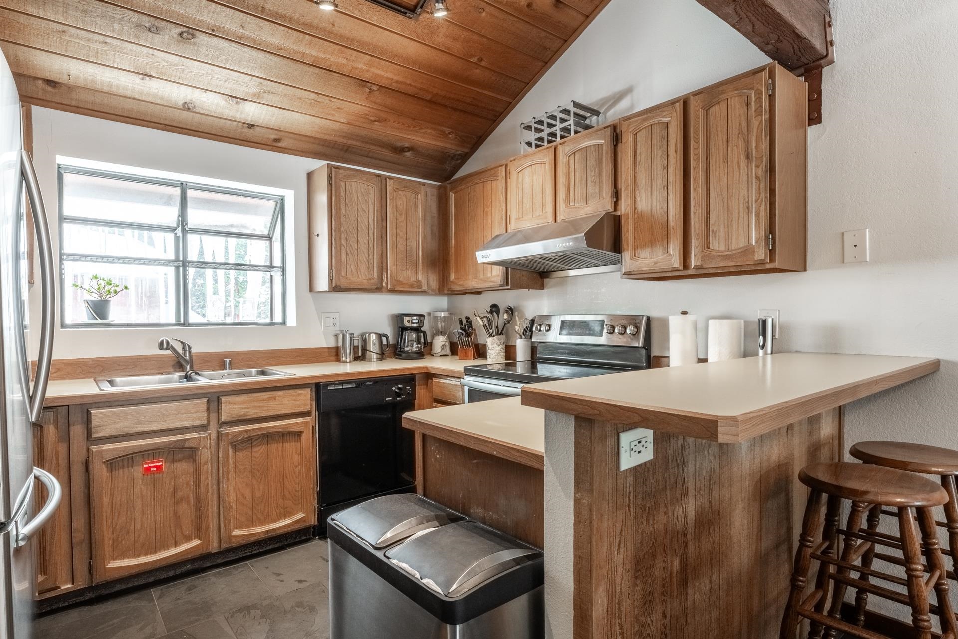 3392 Chateau Road, Unit 2 Mammoth Lakes, CA 93546 - Photo 5 of 43