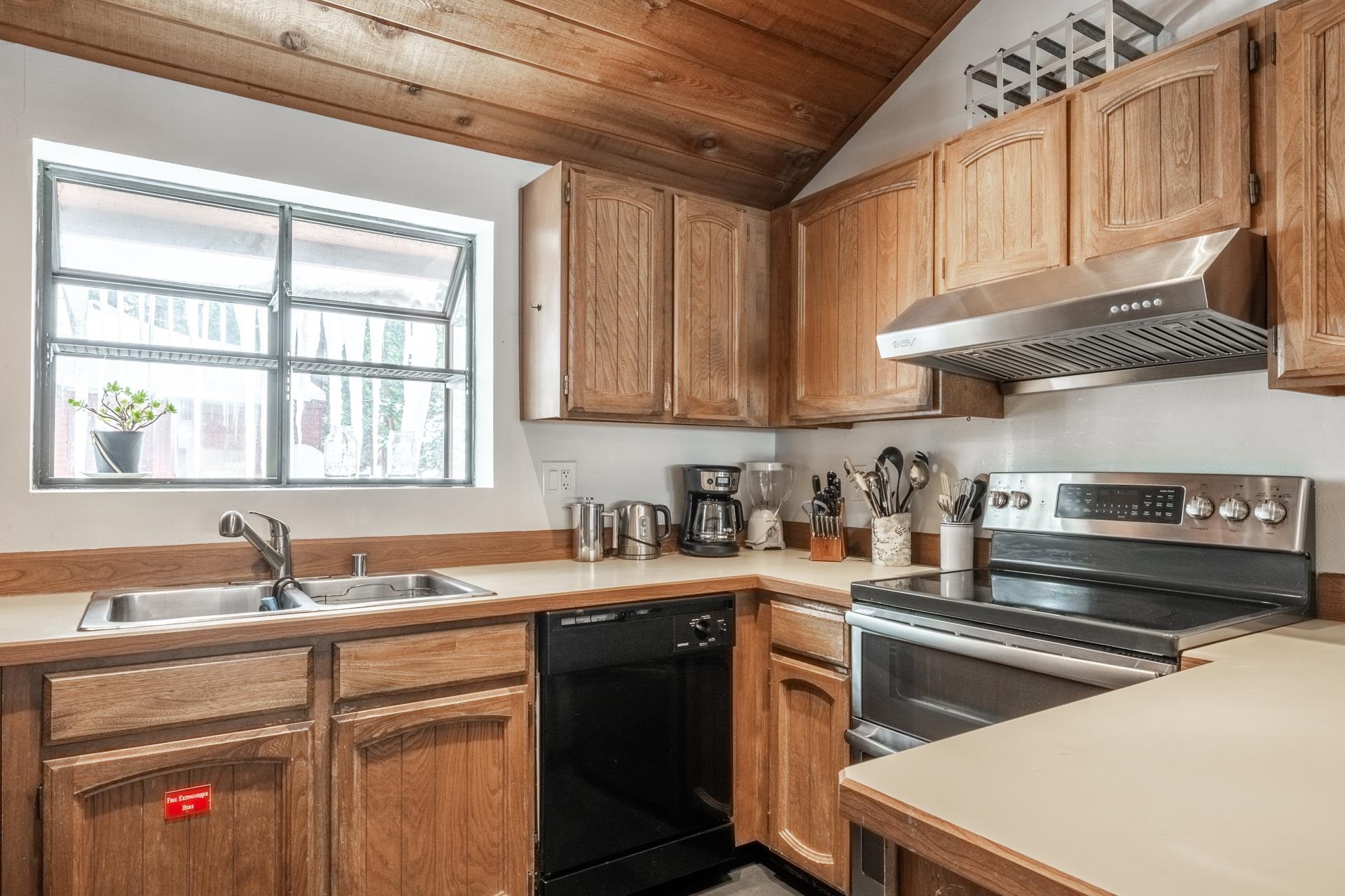 3392 Chateau Road, Unit 2 Mammoth Lakes, CA 93546 - Photo 6 of 43