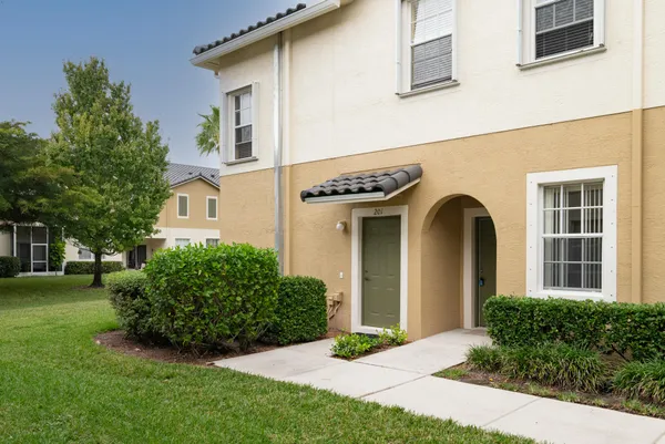 $263,000 | 1600 Southeast Sheffield Terrace, Unit 201, Stuart, FL 34994