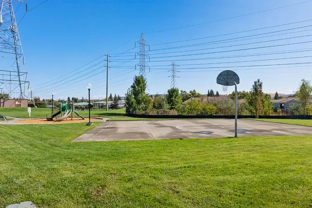 a view of a basketball court