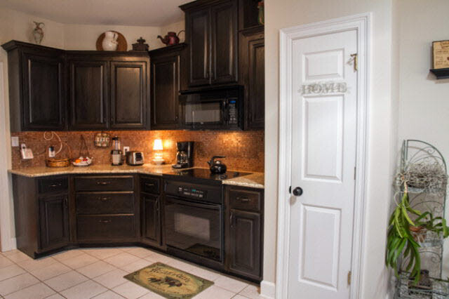 9880 Merritt Court Fairhope, AL 36532 - Photo 9 of 26 Alt Kitchen