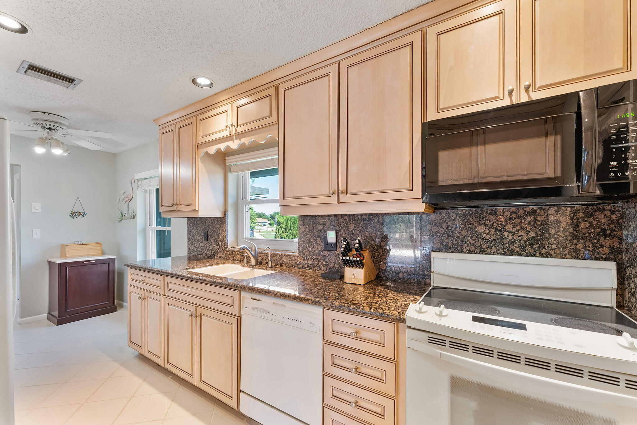 6206 Springdale Way Delray Beach, FL 33484 - Photo 21 of 38 44-web-or-mls-DSC07972