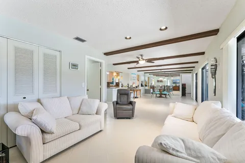 $434,000 | 6206 Springdale Way, Delray Beach, FL 33484