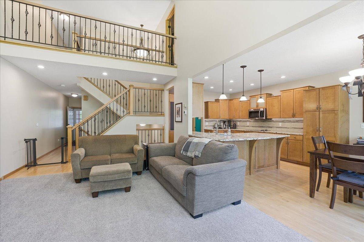 15595 Cherry Path Rosemount, MN 55068 - Photo 2 of 36