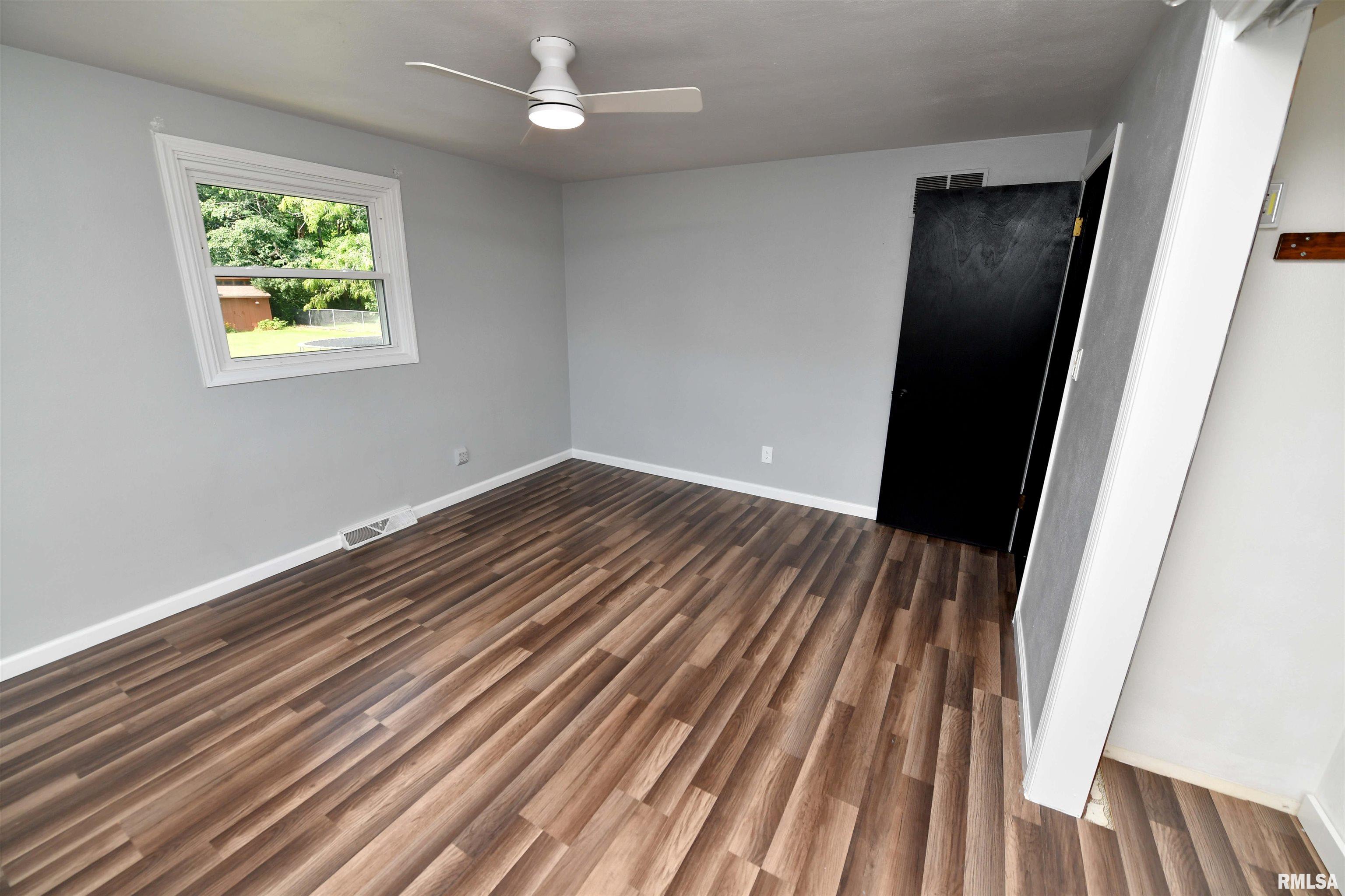 1614 Springfield Road East Peoria, IL 61611 - Photo 26 of 67 Gallery Image 26