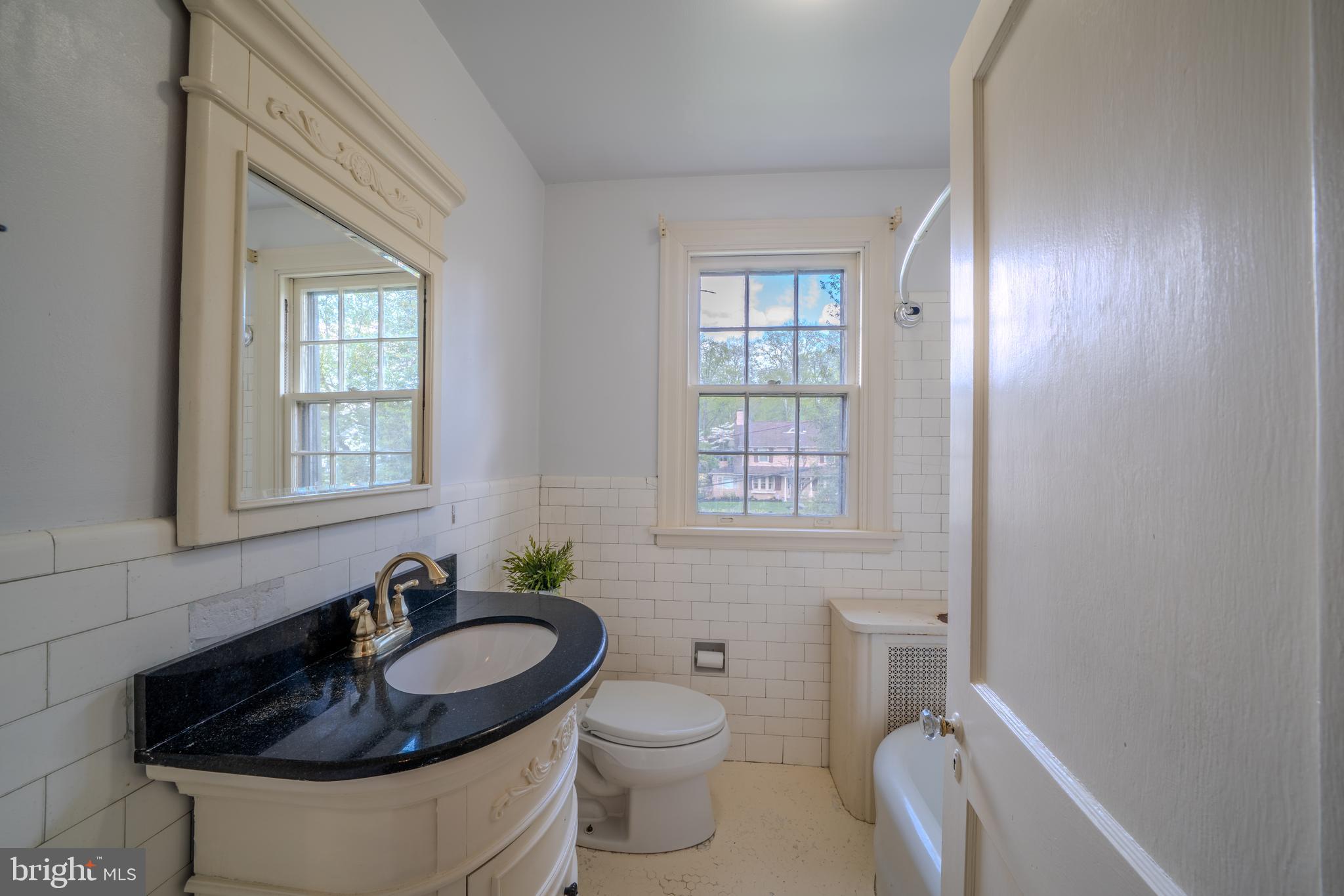 612 Brookside Avenue Wayne, PA 19087 - Photo 20 of 35 Hall Bath