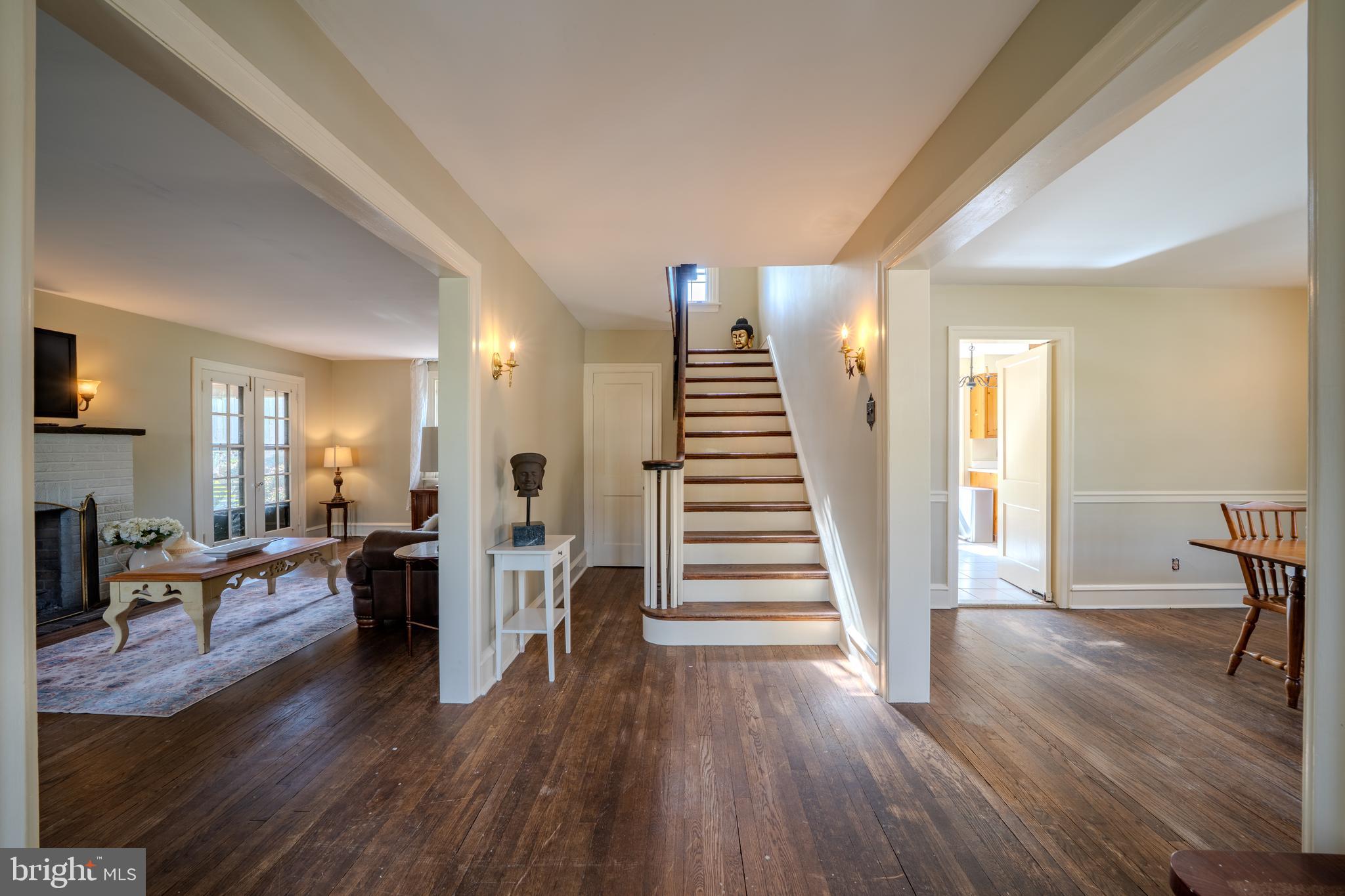 612 Brookside Avenue Wayne, PA 19087 - Photo 4 of 35 Center Hall Colonial